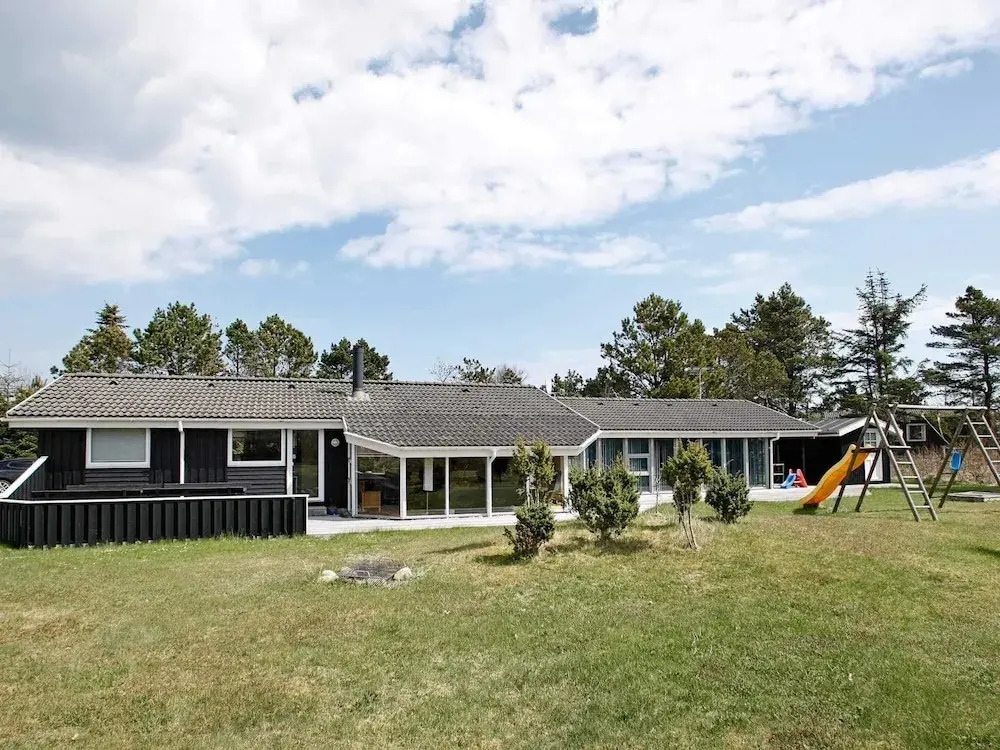 10 Person Holiday Home In Jerup