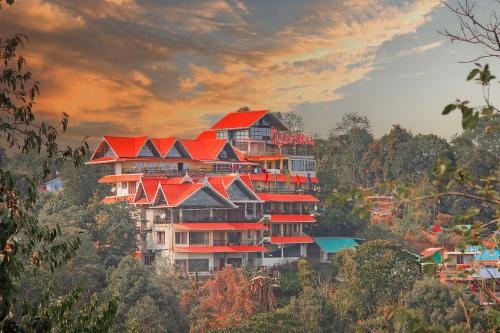 Queen's Hill Hotel & Resort