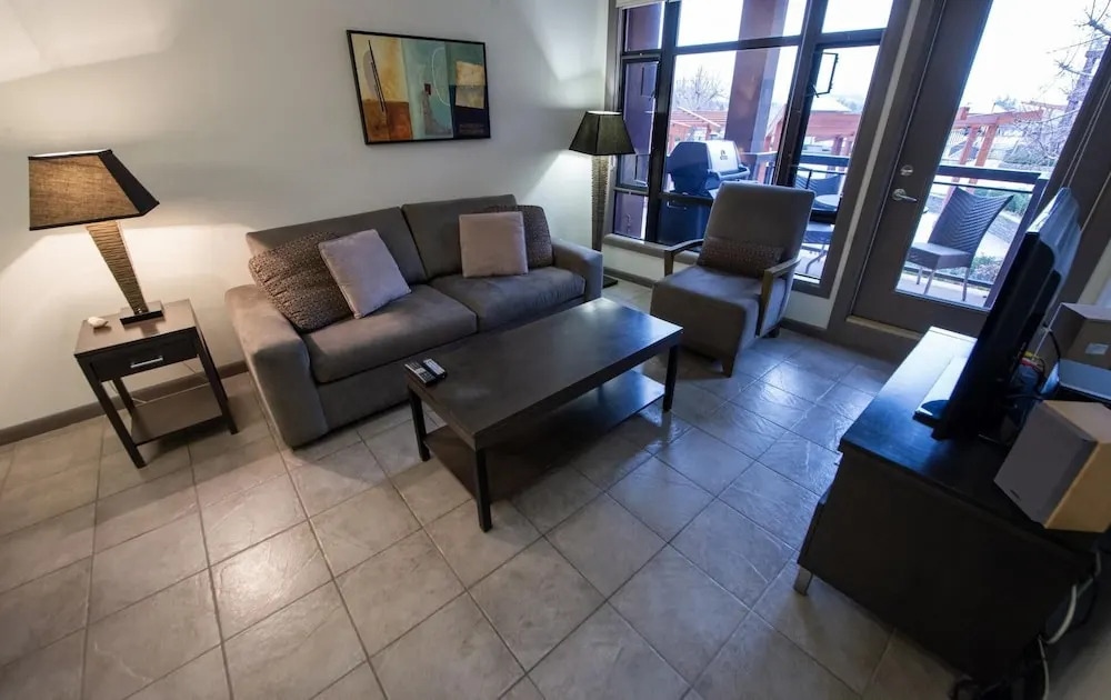 Fifth Floor Pool View #505