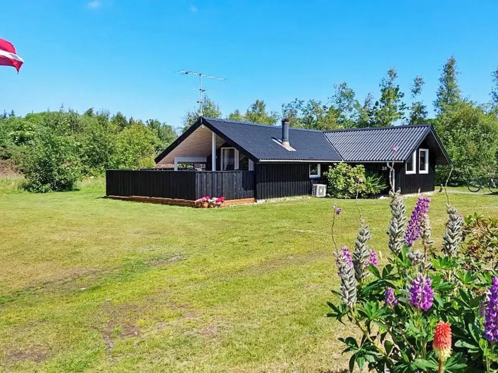 5 Person Holiday Home In Strandby