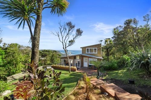 Piha - City Escape, Piha Holiday Home