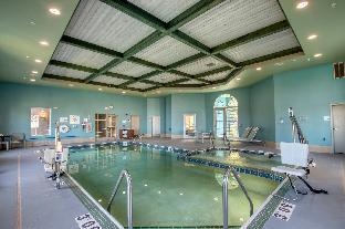 Holiday Inn Express Hotel & Suites Oshkosh by IHG