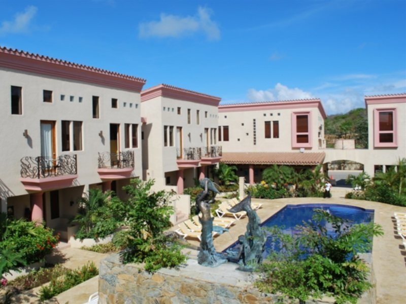 Las Sirenas Hotel & Condos