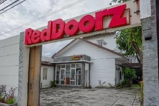 RedDoorz @ Solo Baru