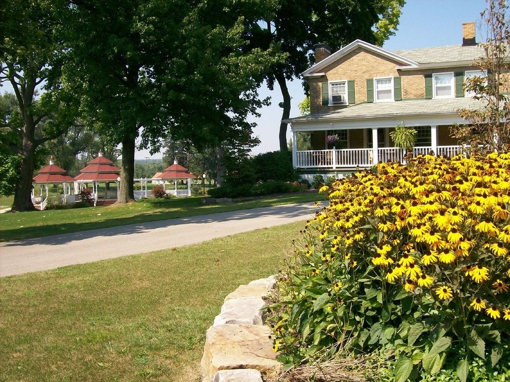 Julia's Bed & Breakfast