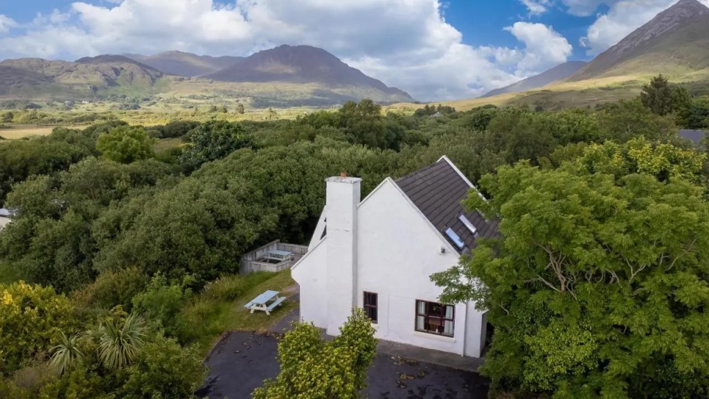 No 1 Heather Hill, Letterfrack