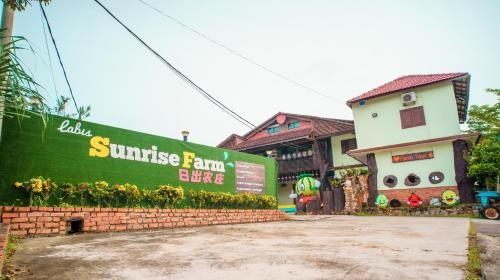 Labis Sunrise Farm Stay