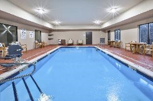 Holiday Inn Express & Suites NILES