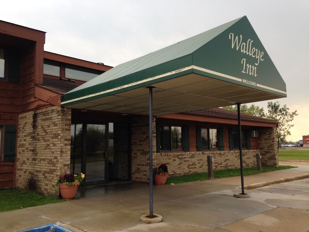 River Bend's Walleye Inn