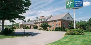 Holiday Inn Express & Suites Merrimack by IHG