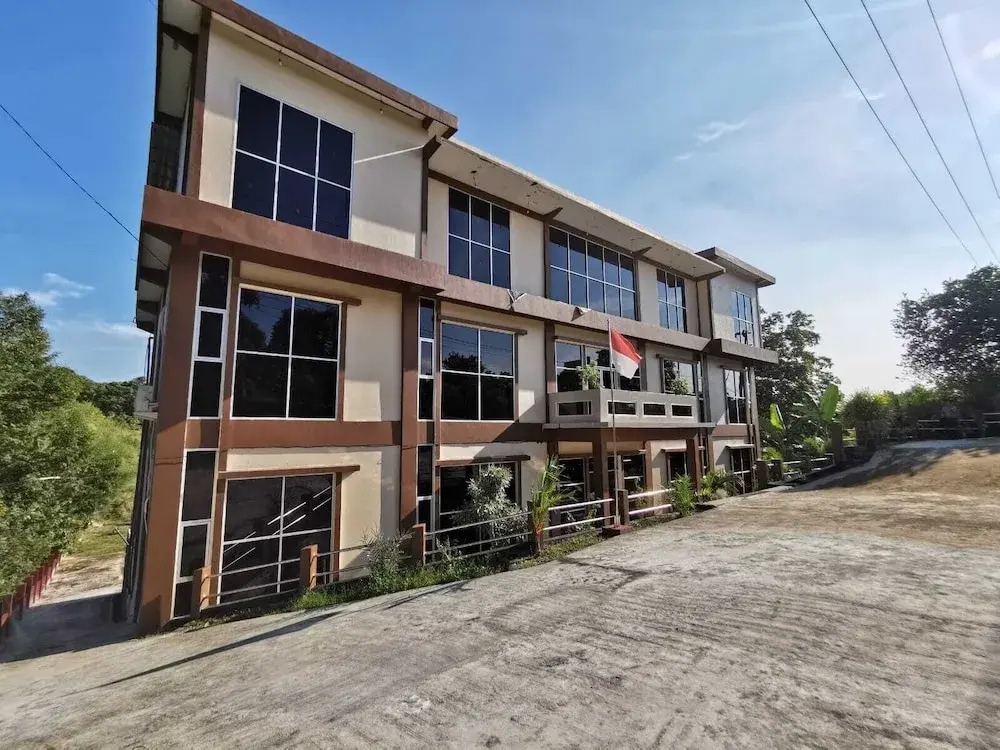 Oyo 94248 Hotel Majest