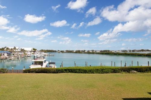 Majestic Marina Villa- 2 Bedroom Village At Hawks Cay
