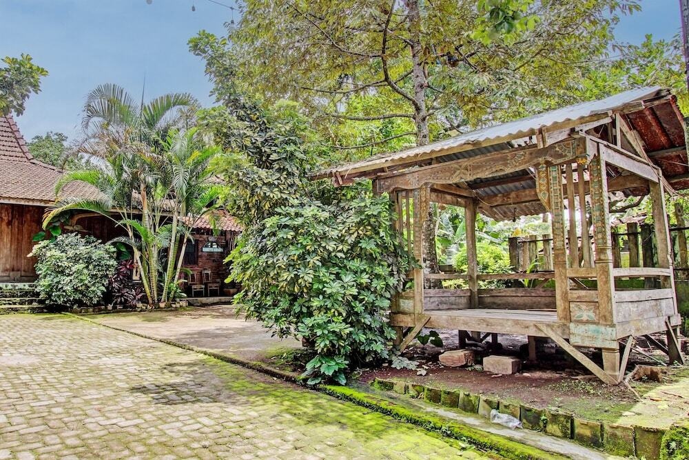 Hotel O Omah Baturan Syariah