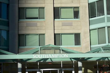 Cesar Suites At Southampton