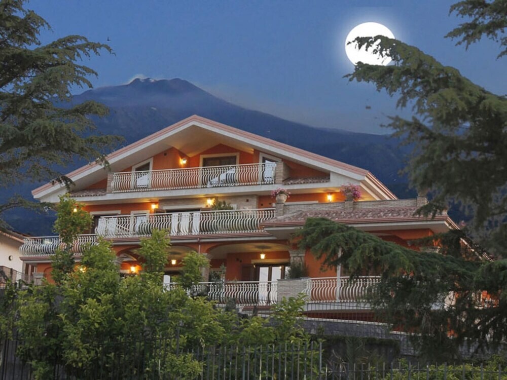 Etna Royal View - Mansarda Luxury Suite
