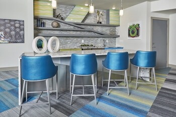 Downtown River Apartments By Barsala