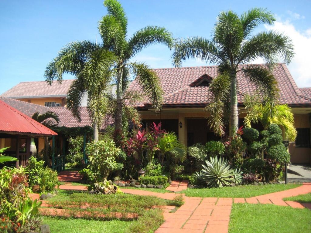 G&E Garden Pavilion and La Verandah