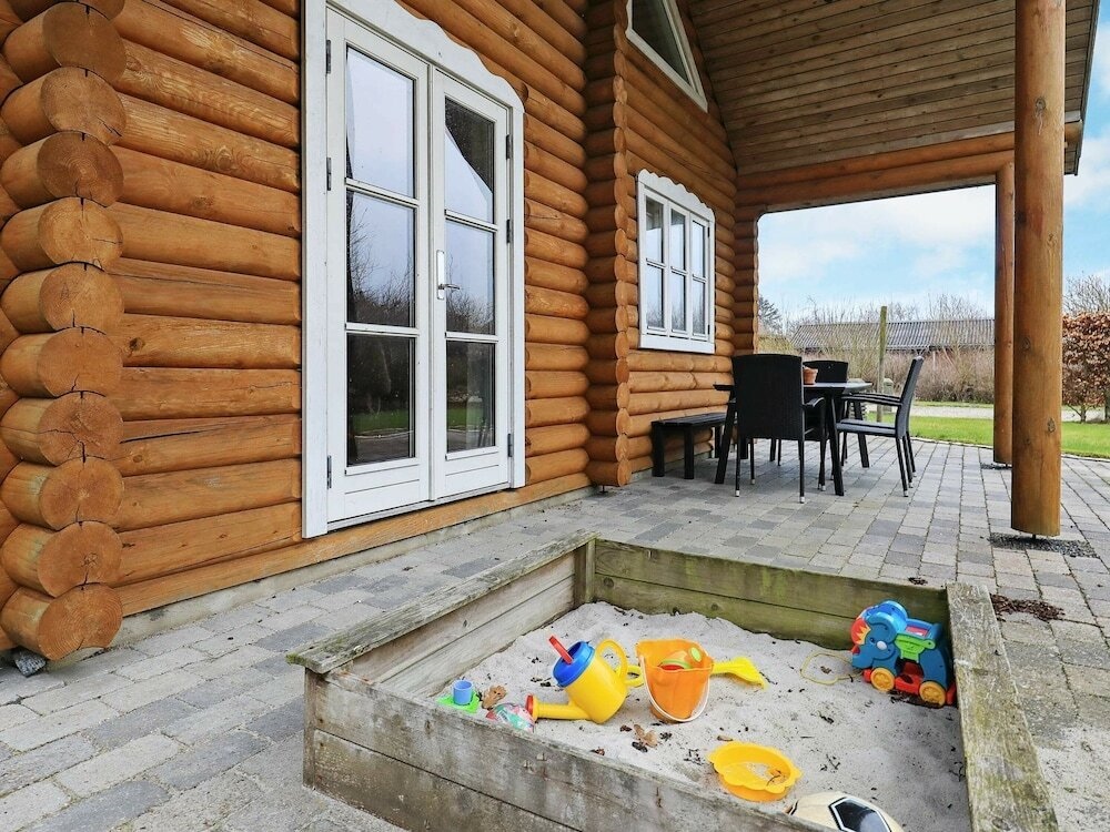 Gorgeous Holiday Home In Vinderup Jutland With Whirlpool