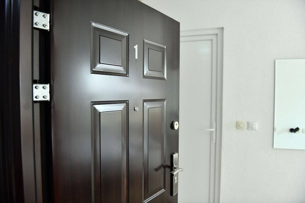 Hostel & Apartments Academy