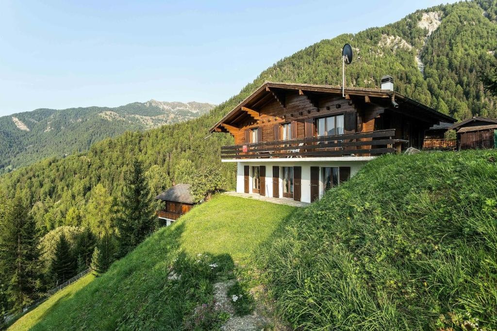 Chalet Chalet Par Le Travers