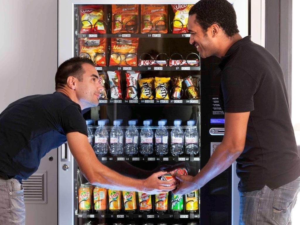 Hotelf1 Marseille Aubagne