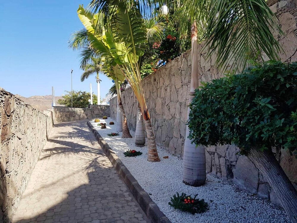 House With One Bedroom In Taurito, With Wonderful Sea View, Shared Pool And Balcony