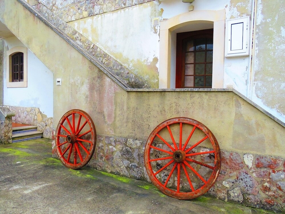 House With in Porto de Mós With Wonderful Mountain View