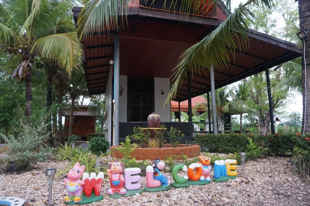 Jiratchaya Garden Hotel