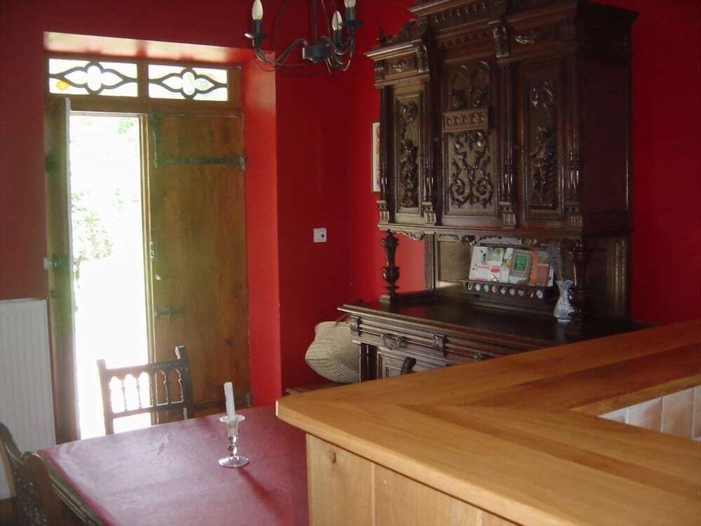 Le pavillon du château de Prye