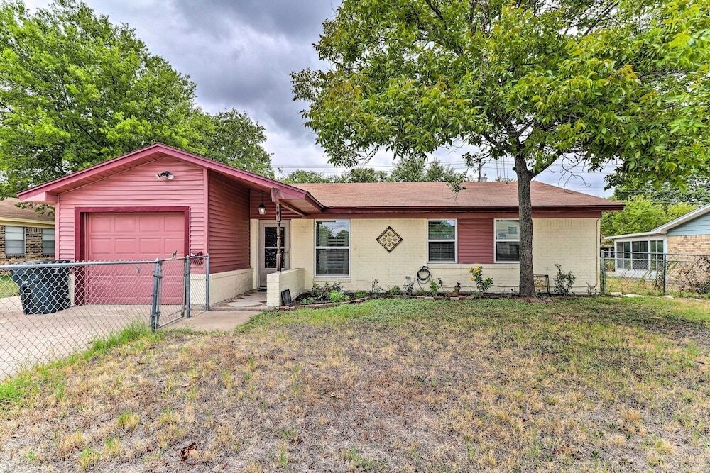 6 Mi to Fort Hood & Universities: Killeen Home