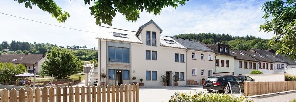 Landhaus Meerfeld - Ferienwohnungen