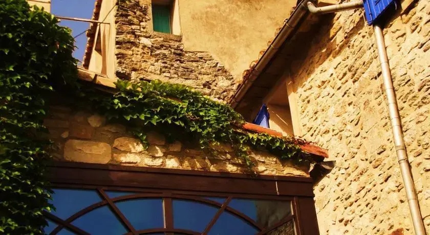 La Maison Aux Volets Bleus