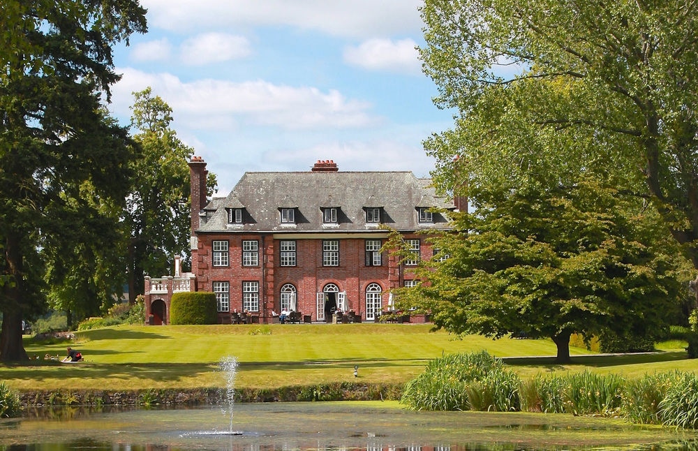 Llansantffraed Court Hotel
