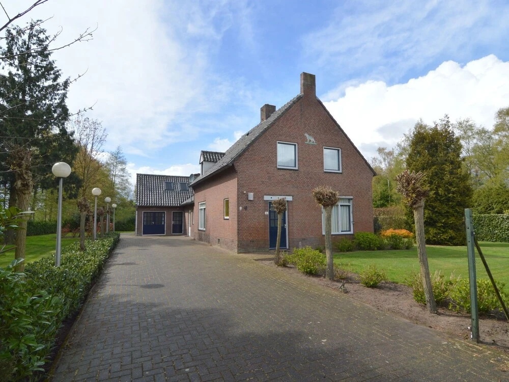 Lovely Group Home With Lots of Privacy, Ideal for Families and Friends