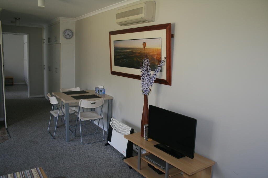 Lovedale Balloon Cottage