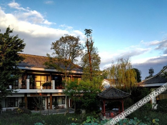 Lotus Yard Zen Hotel