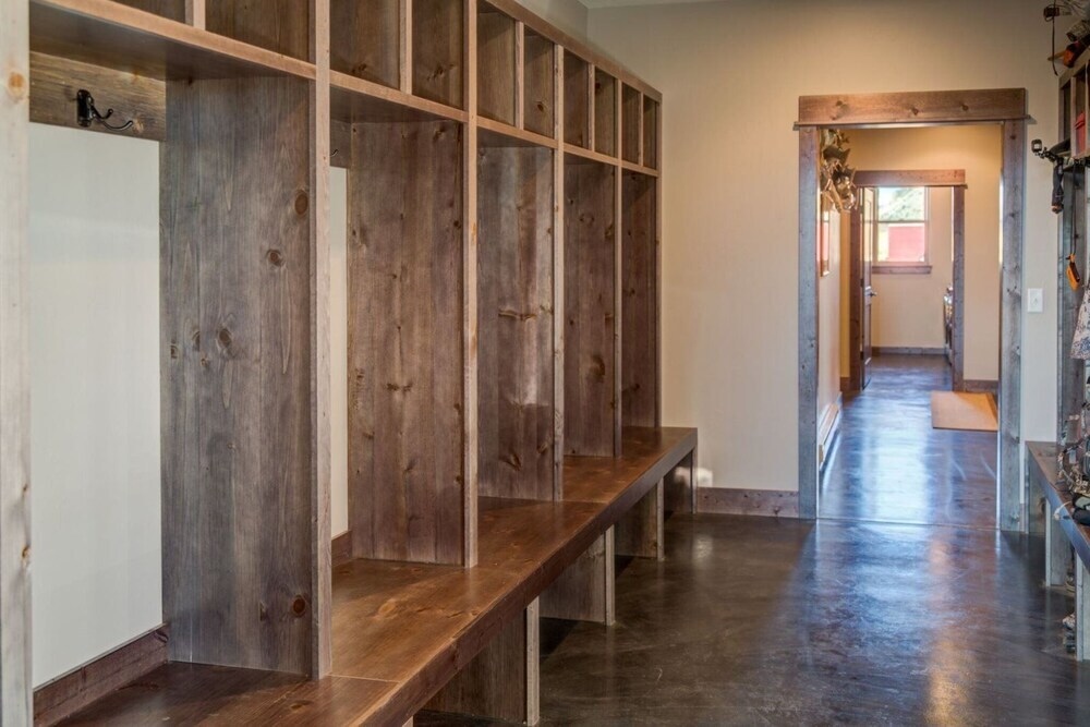 Livingston-Crazy Mountain Lodge