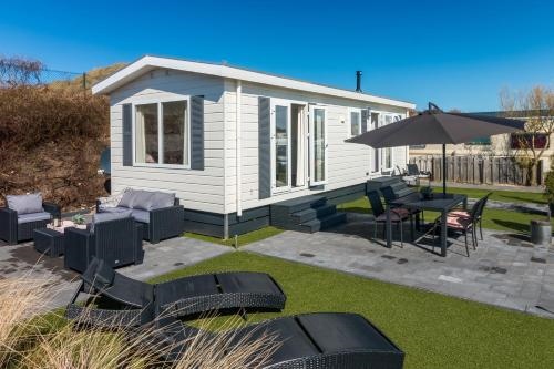 Luxe Chalet Midden In De Duinen 1 Km Van Strand.