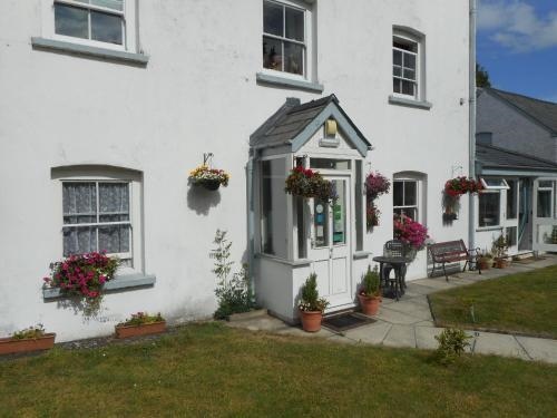 Llansabbath Country Farmhouse B&B