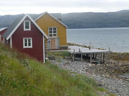 Kongsfjord Gjestehus Månedskarbua