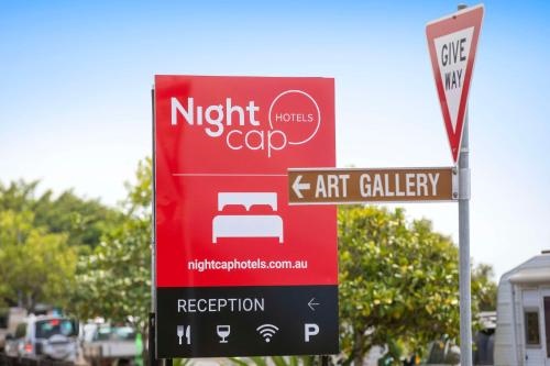 Nightcap at Marine Hotel