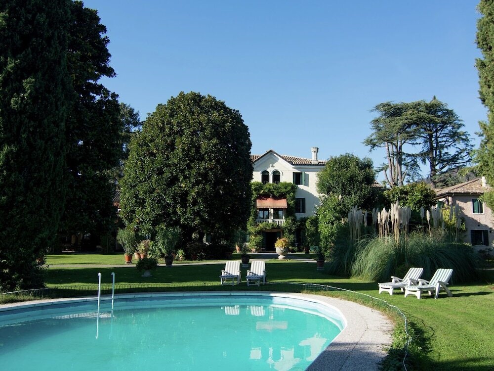 Luxurious Mansion In Crespignaga With Swimming Pool