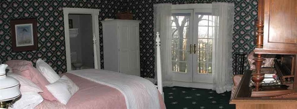 Meadows Inn Bed & Breakfast