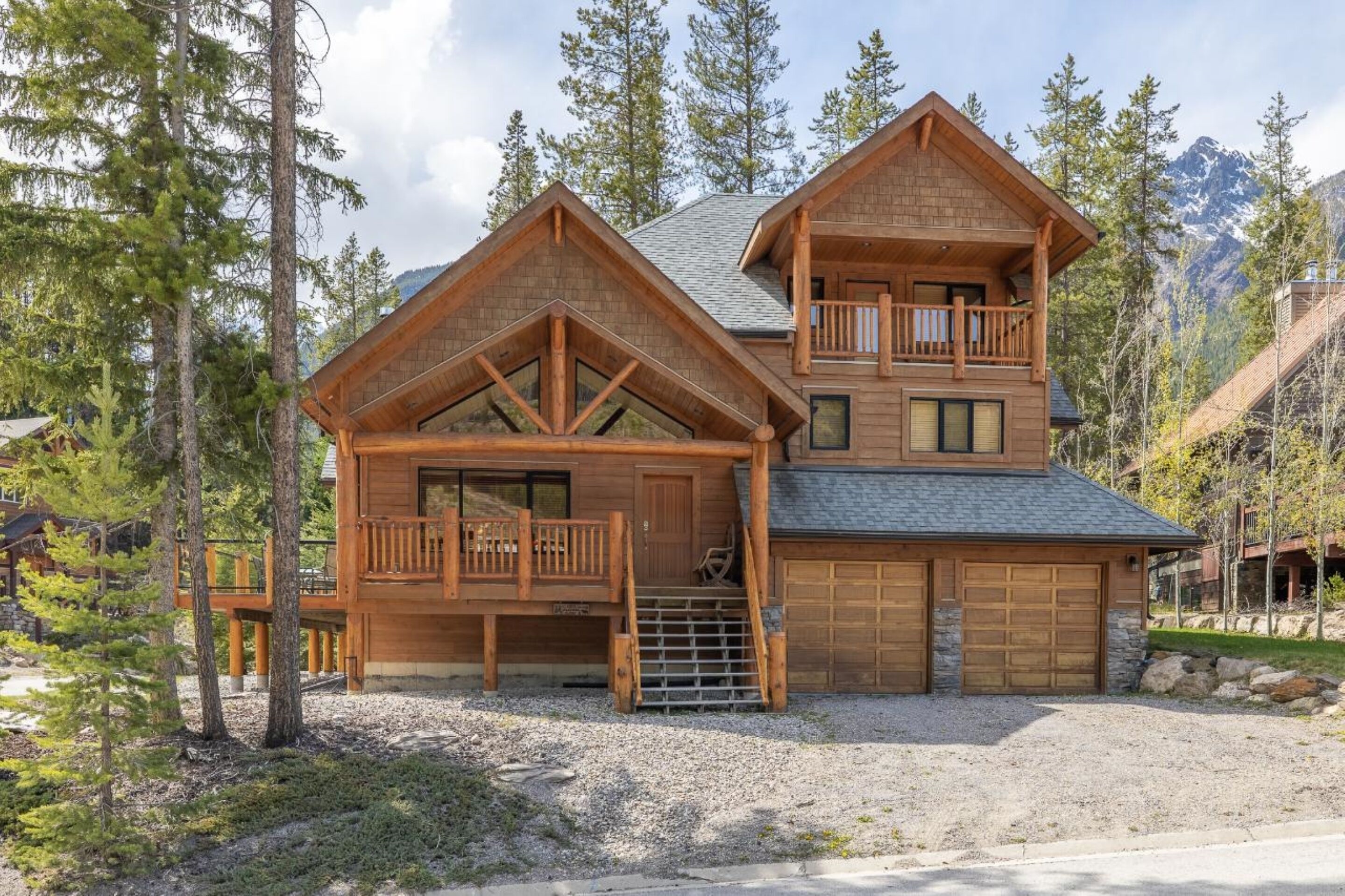 Modern 4,500 Sqft Ski Chalet: 5 Br + 6 Ba | Pool Table | Pool + Private Hot Tub