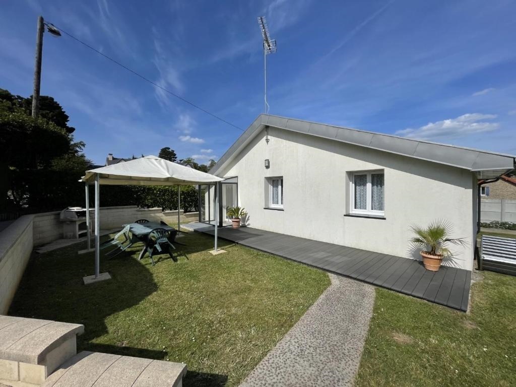House Carolles Maison De Plain Pied Avec Jardin