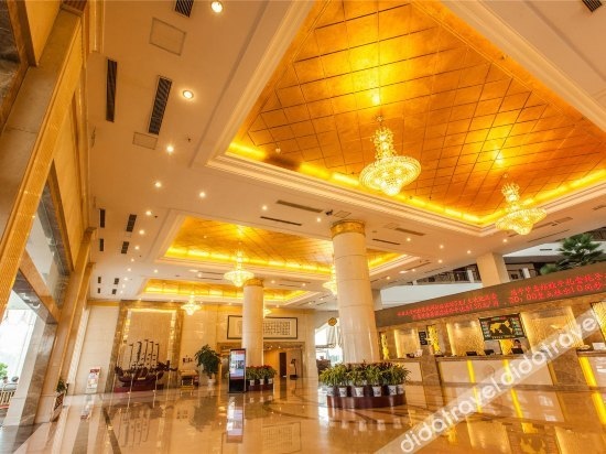 Moon Bay Seascape Hotel