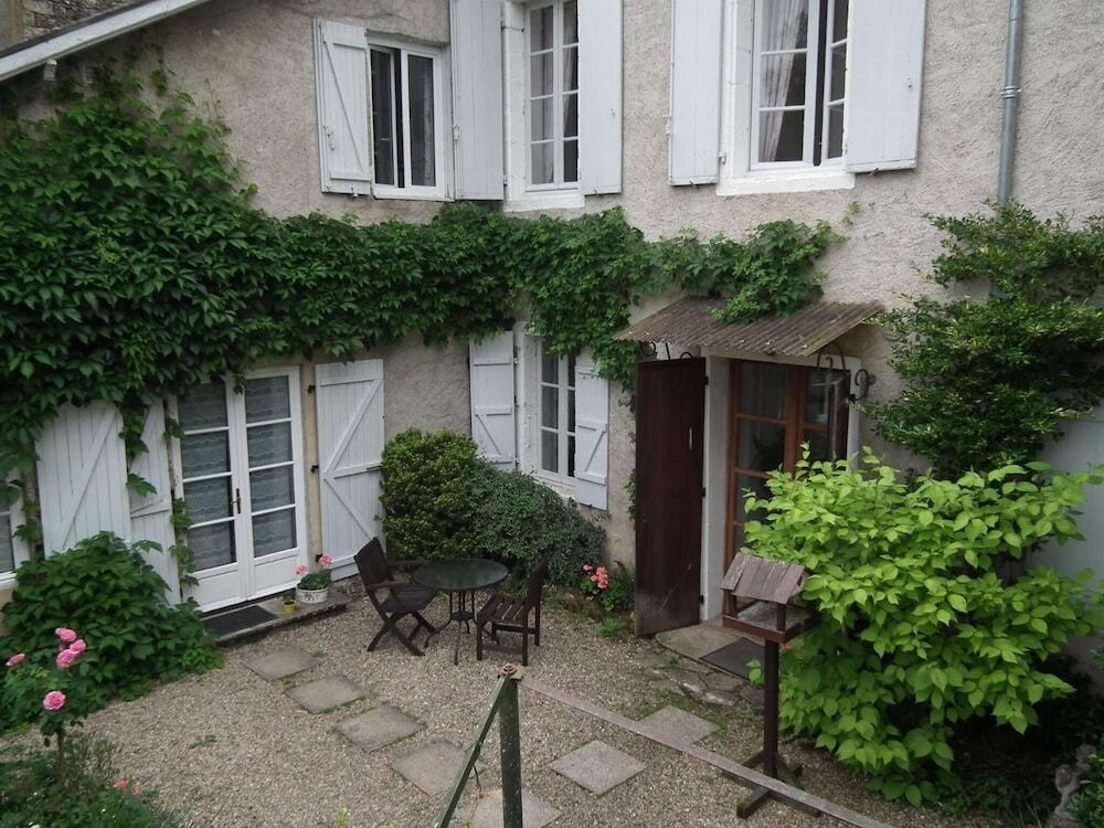 Maison De Fortitude Chambres D'Hotes