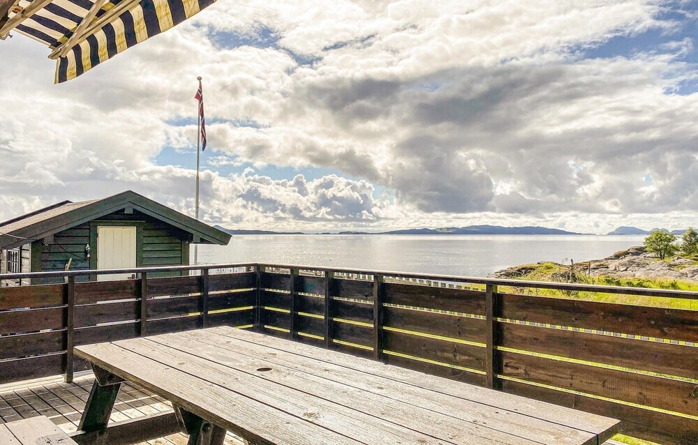 Nice Home In Stavang With 4 Bedrooms