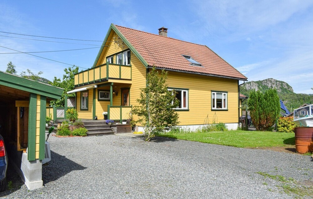 Nice Home In Farsund With Wifi And 3 Bedrooms