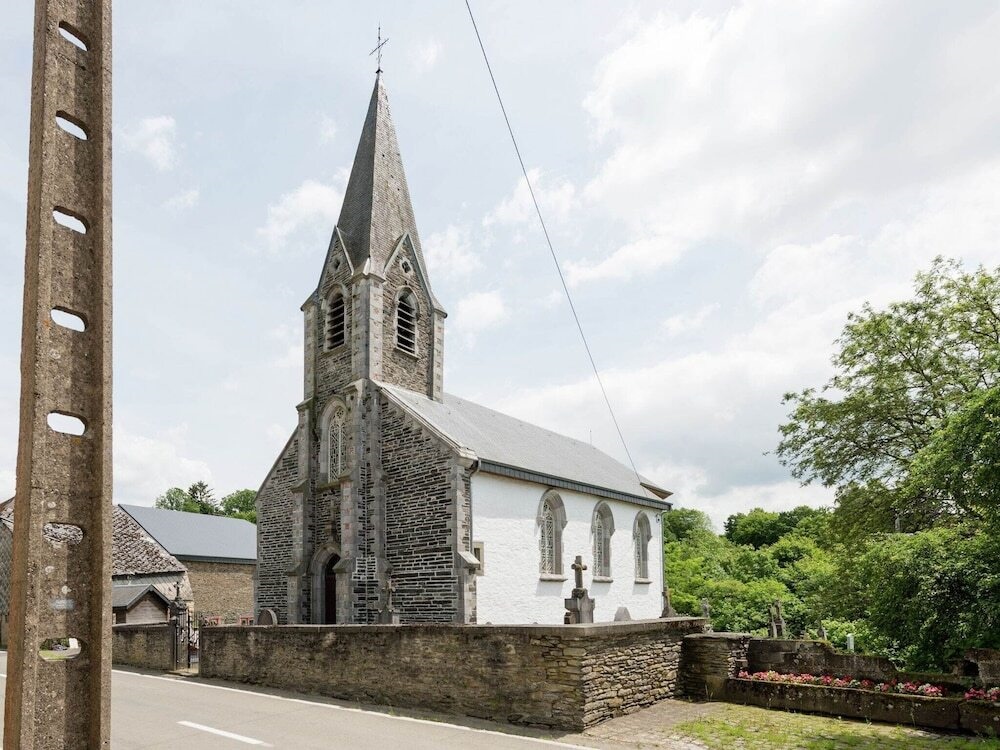 Nice Villa, Renovated 2015, Large Garden, Quiet Location, 10Km From Houffalize